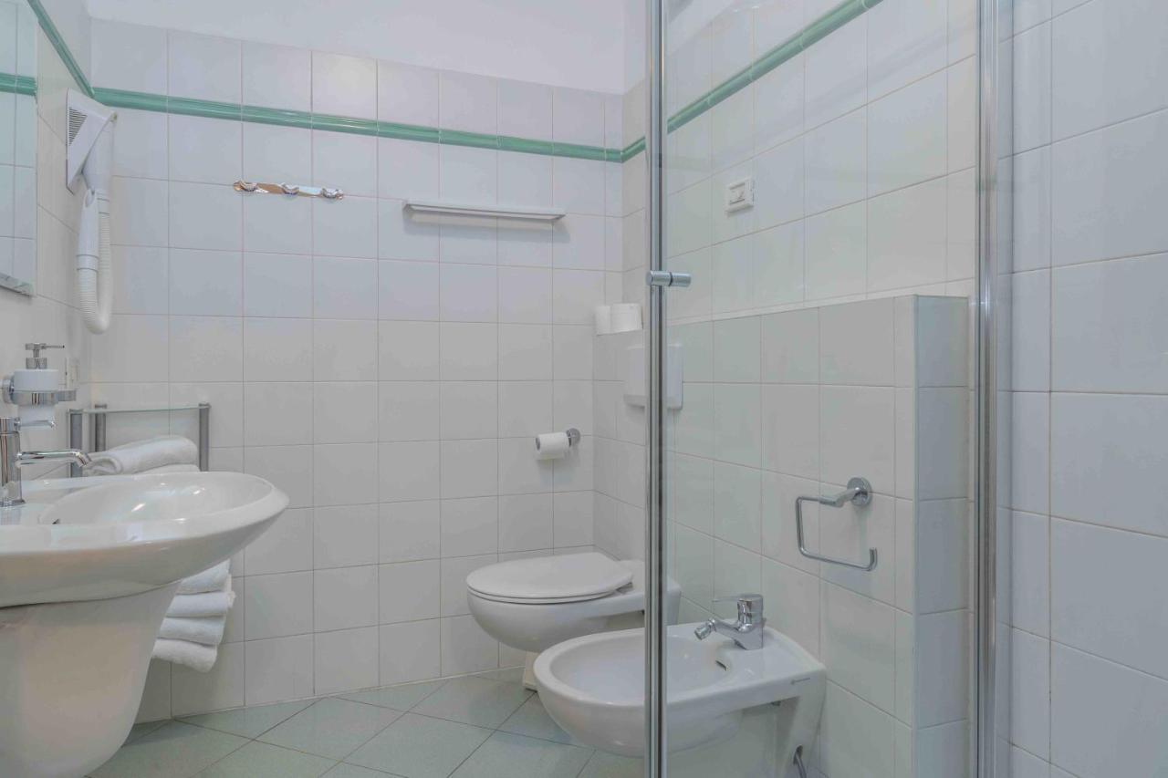 Decarli Aparthotel *