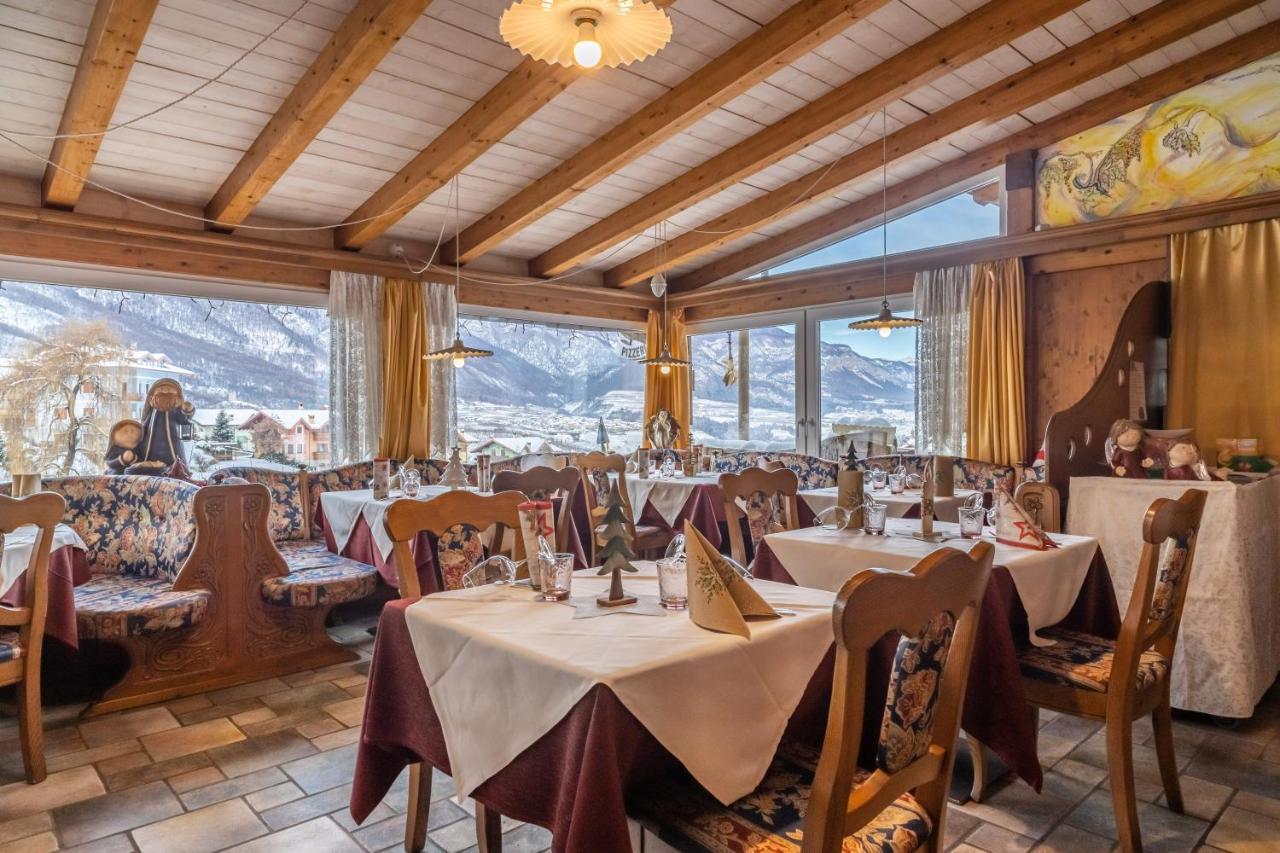 Decarli Aparthotel