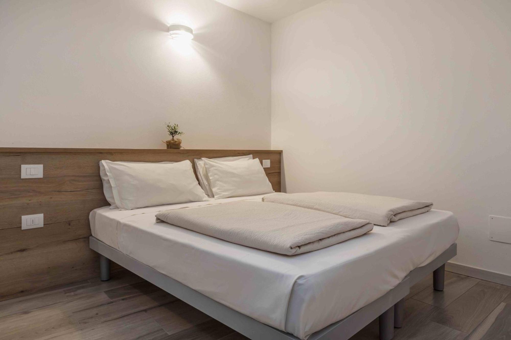 Decarli Aparthotel
